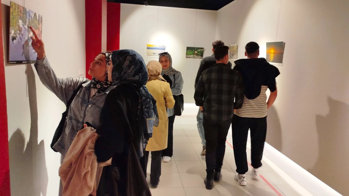 Ali Akkanat Sanat Galerisi’nde “Beyşehir” temalı sergi açıldı